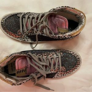 High top snickers, very comfortable., lightly worn